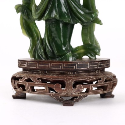Guanyin in grünem Jaspis