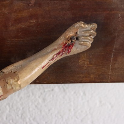 Crucifijo de papel maché con Cristo