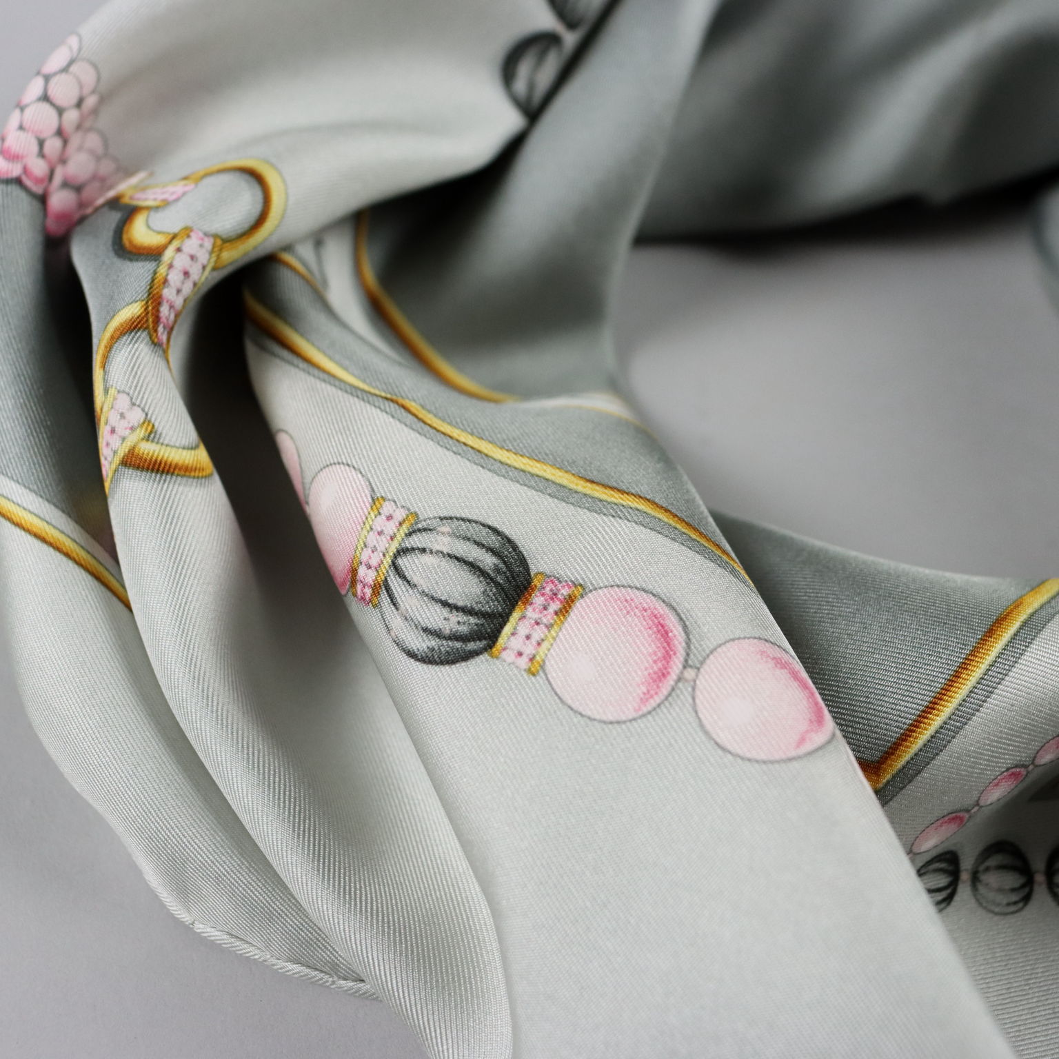 must de Cartier ストール Must de Cartier Foulard Vintage Francia Seta Grigio Decori