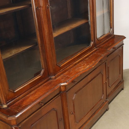Showcase Umbertino Walnut Italy XIX Century